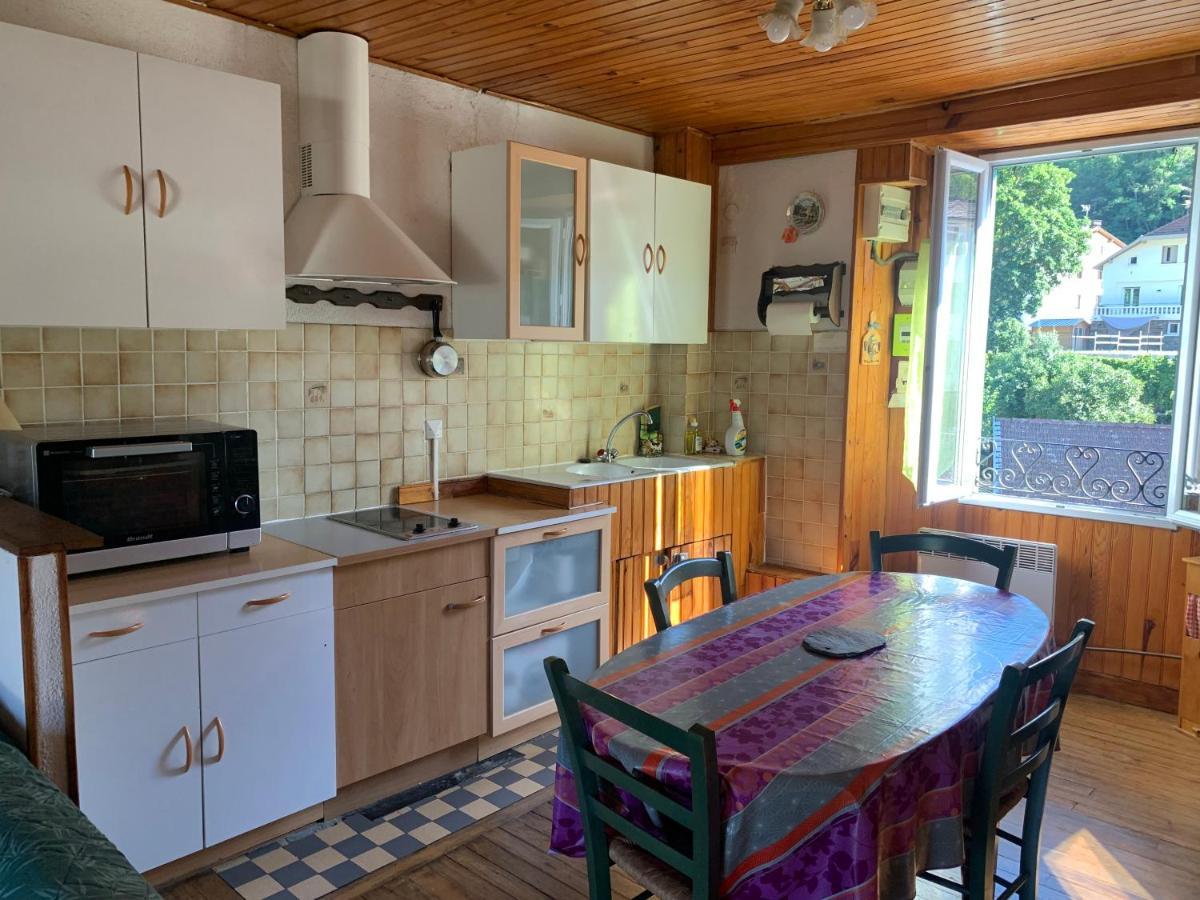 Joli Appartement Dans Une Maison Ancienne Акс-ле-Терм Екстериор снимка